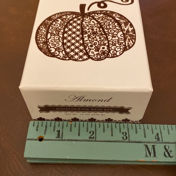 Fall River Almond Moisturizing Soap - Picture 9 of 9